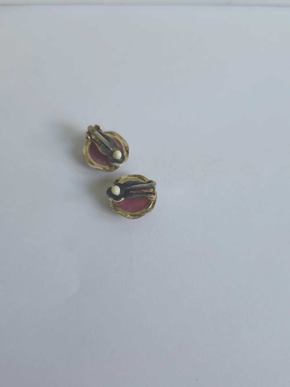 Vintage 1980s Mauve Pink Cabochon Clip On Earrings - Picture 5 of 11